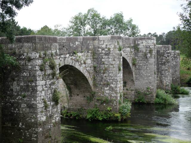 Ponte medieval de Pontevea (Galicia)