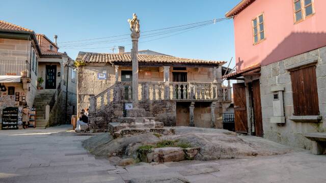 Rúa de San Roque (Combarro) (Galicia)